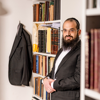 בין דת לכת דף הבית | נעמה שטרן בין דת לכת דף הבית | נעמה שטרן