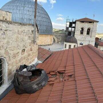 שברי טיל מיירט בעיר העתיקה | דוברות המשטרה שברי טיל מיירט בעיר העתיקה | דוברות המשטרה