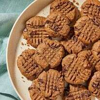 לא צריך מצרכים מיוחדים: כמה רכיבים פשוטים הופכים לעוגיות לפסח שלא יישארו מהן פירורים | טום מקורקל; עיצוב אוכל: ג'ינה ניסטיקו עבור הוושינגטון פוסט לא צריך מצרכים מיוחדים: כמה רכיבים פשוטים הופכים לעוגיות לפסח שלא יישארו מהן פירורים | טום מקורקל; עיצוב אוכל: ג'ינה ניסטיקו עבור הוושינגטון פוסט