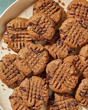 לא צריך מצרכים מיוחדים: כמה רכיבים פשוטים הופכים לעוגיות לפסח שלא יישארו מהן פירורים | טום מקורקל; עיצוב אוכל: ג'ינה ניסטיקו עבור הוושינגטון פוסט לא צריך מצרכים מיוחדים: כמה רכיבים פשוטים הופכים לעוגיות לפסח שלא יישארו מהן פירורים | טום מקורקל; עיצוב אוכל: ג'ינה ניסטיקו עבור הוושינגטון פוסט