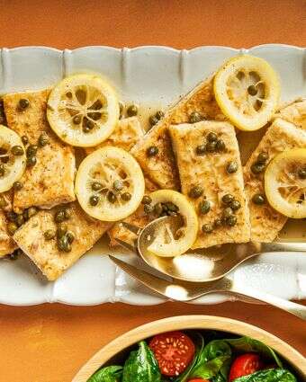 טופו פיקאטה | ריי לופז; עיצוב אוכל מאת ליסה צ'רקסקי עבור הוושינגטון פוסט טופו פיקאטה | ריי לופז; עיצוב אוכל מאת ליסה צ'רקסקי עבור הוושינגטון פוסט