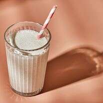 השייק הזה ישאיר אתכם שבעים עד הצהריים – ומוכן ב-5 דקות | טום מקורקל ; עיצוב אוכל מאת ג'ינה ניסטיקו עבור הוושינגטון פוסט השייק הזה ישאיר אתכם שבעים עד הצהריים – ומוכן ב-5 דקות | טום מקורקל ; עיצוב אוכל מאת ג'ינה ניסטיקו עבור הוושינגטון פוסט