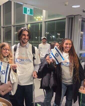 עולים נוחתים בנתב"ג | אלישע חנקין, דוברות משרד העלייה והקליטה עולים נוחתים בנתב"ג | אלישע חנקין, דוברות משרד העלייה והקליטה