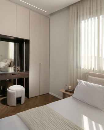 צפוף לרווחה דף הבית | מעצבת נירית גבסו צלם אלעד גונן באדיבות דלקוב צפוף לרווחה דף הבית | מעצבת נירית גבסו צלם אלעד גונן באדיבות דלקוב