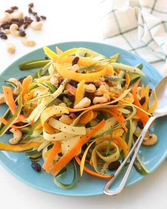 סלט סרטי קישואים וגזר | אפרת ליכטנשטט סלט סרטי קישואים וגזר | אפרת ליכטנשטט