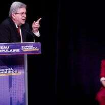 ז'אן-לוק מלנשון בעצרת בחירות לעיריית פריז | AFP ז'אן-לוק מלנשון בעצרת בחירות לעיריית פריז | AFP