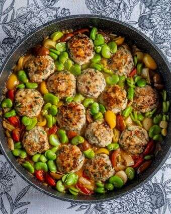 קציצות דגים עם פול ירוק | גיא אשכנזי, Agency Karela קציצות דגים עם פול ירוק | גיא אשכנזי, Agency Karela