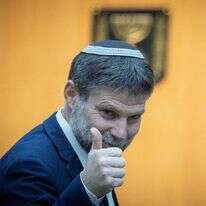 שר האוצר בצלאל סמוטריץ' במהלך ההצבעות על תקציב 2026 | יונתן סינדל, פלאש 90 שר האוצר בצלאל סמוטריץ' במהלך ההצבעות על תקציב 2026 | יונתן סינדל, פלאש 90