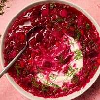 בורש עם כרוב כבוש | לורן בולבין; עיצוב אוכל מאת ליסה צ'רקסקי בורש עם כרוב כבוש | לורן בולבין; עיצוב אוכל מאת ליסה צ'רקסקי