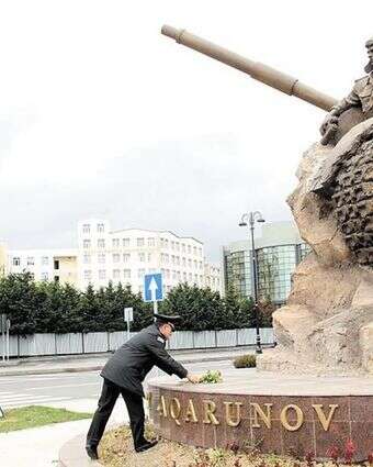 אנדרטה לזכרו של אגרונוב בבאקו | באדיבות קרן סטמאג"י STMEGI אנדרטה לזכרו של אגרונוב בבאקו | באדיבות קרן סטמאג"י STMEGI