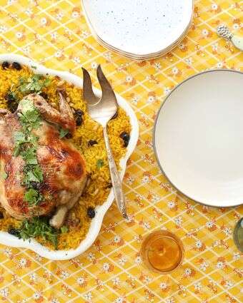 מארחים בשבת? עוף “שיכור” ממולא בשר ובורגול | אפרת ליכטנשטט מארחים בשבת? עוף “שיכור” ממולא בשר ובורגול | אפרת ליכטנשטט