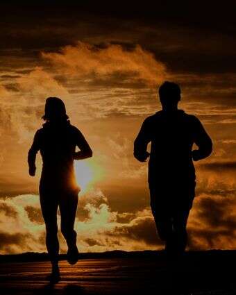 רצים מתאמנים עם הזריחה בבוקר | AP/רוברט פ. בוקאטי רצים מתאמנים עם הזריחה בבוקר | AP/רוברט פ. בוקאטי