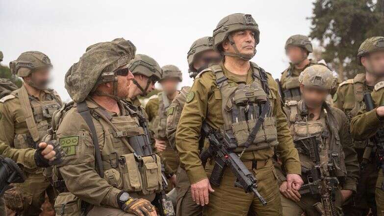 הרמטכ"ל זמיר בתצפית בדרום לבנון | דובר צה"ל הרמטכ"ל זמיר בתצפית בדרום לבנון | דובר צה"ל