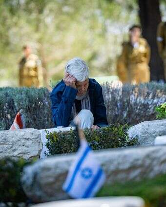 יום הזיכרון לחללי מערכות ישראל | יונתן זינדל - פלאש 90 יום הזיכרון לחללי מערכות ישראל | יונתן זינדל - פלאש 90