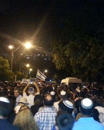 הלווייתו של שון כרמלי, קיץ 2014 | עופר וייס הלווייתו של שון כרמלי, קיץ 2014 | עופר וייס