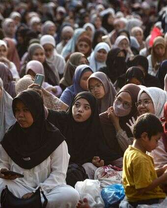נשים מוסלמיות באינדונזיה, המדינה בעלת האוכלוסייה המוסלמית הגדולה בעולם וסמל לממדי הכיבוש המוסלמי | AFP נשים מוסלמיות באינדונזיה, המדינה בעלת האוכלוסייה המוסלמית הגדולה בעולם וסמל לממדי הכיבוש המוסלמי | AFP