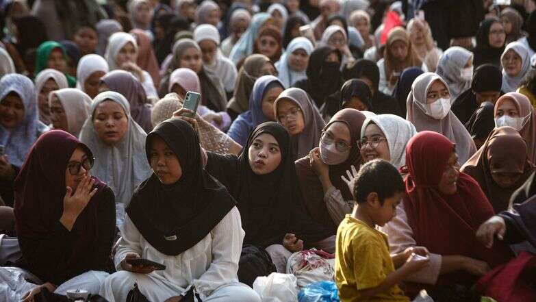 נשים מוסלמיות באינדונזיה, המדינה בעלת האוכלוסייה המוסלמית הגדולה בעולם וסמל לממדי הכיבוש המוסלמי | AFP נשים מוסלמיות באינדונזיה, המדינה בעלת האוכלוסייה המוסלמית הגדולה בעולם וסמל לממדי הכיבוש המוסלמי | AFP