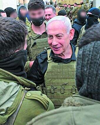 באופוזיציה הקפידו להשמיט את שמו. ראש הממשלה נתניהו עם חיילים בדרום לבנו | קובי גדעון, לע"מ באופוזיציה הקפידו להשמיט את שמו. ראש הממשלה נתניהו עם חיילים בדרום לבנו | קובי גדעון, לע"מ