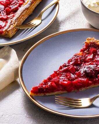 רוברב ופטל בטארט אחד: שילוב חמצמץ שהופך לכוכב האביב | סקוט סוצ'מן/הוושינגטון פוסט; עיצוב אוכל מאת ליסה צ'רקסקי רוברב ופטל בטארט אחד: שילוב חמצמץ שהופך לכוכב האביב | סקוט סוצ'מן/הוושינגטון פוסט; עיצוב אוכל מאת ליסה צ'רקסקי