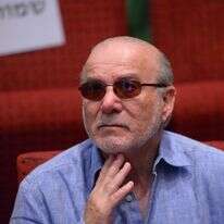 יורם גלובוס בהלוויתו של מנחם גולן | ראובן קסטרו יורם גלובוס בהלוויתו של מנחם גולן | ראובן קסטרו