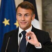 Bשיא צרפת עמנואל מקרון נואם במהלך מסיבת עיתונאים עם ראש ממשלת יוון קיריאקוס מיטסוטקיס באחוזת מקסימוס באתונה, יוון, יום שבת, 25 באפריל 2026 | AP Bשיא צרפת עמנואל מקרון נואם במהלך מסיבת עיתונאים עם ראש ממשלת יוון קיריאקוס מיטסוטקיס באחוזת מקסימוס באתונה, יוון, יום שבת, 25 באפריל 2026 | AP