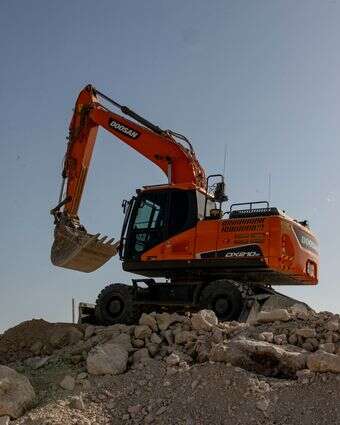 מי יבנה יבנה בית דף הבית | נעמה שטרן מי יבנה יבנה בית דף הבית | נעמה שטרן