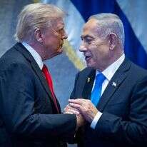 רה"מ נתניהו ונשיא ארה"ב טראמפ לוחצים ידיים במליאת הכנסת בירושלים | יונתן זינדל, פלאש 90 רה"מ נתניהו ונשיא ארה"ב טראמפ לוחצים ידיים במליאת הכנסת בירושלים | יונתן זינדל, פלאש 90