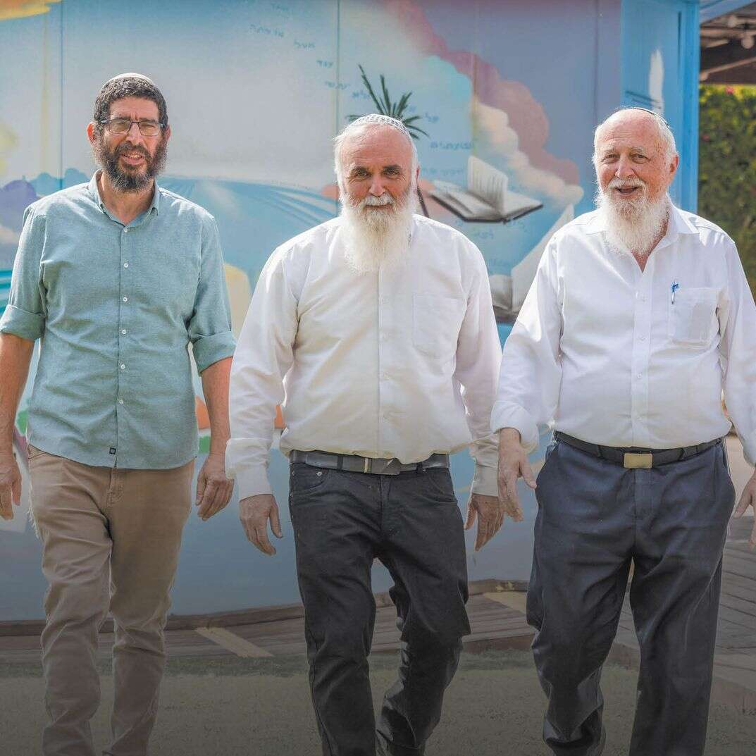 אנחנו לא בגוש, אבל הגוש ניצח | יוסי אלוני אנחנו לא בגוש, אבל הגוש ניצח | יוסי אלוני