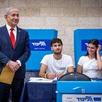 רה"מ נתניהו בוחר בבחירות המקדימות בליכוד | חיים גולדברג, פלאש 90 רה"מ נתניהו בוחר בבחירות המקדימות בליכוד | חיים גולדברג, פלאש 90