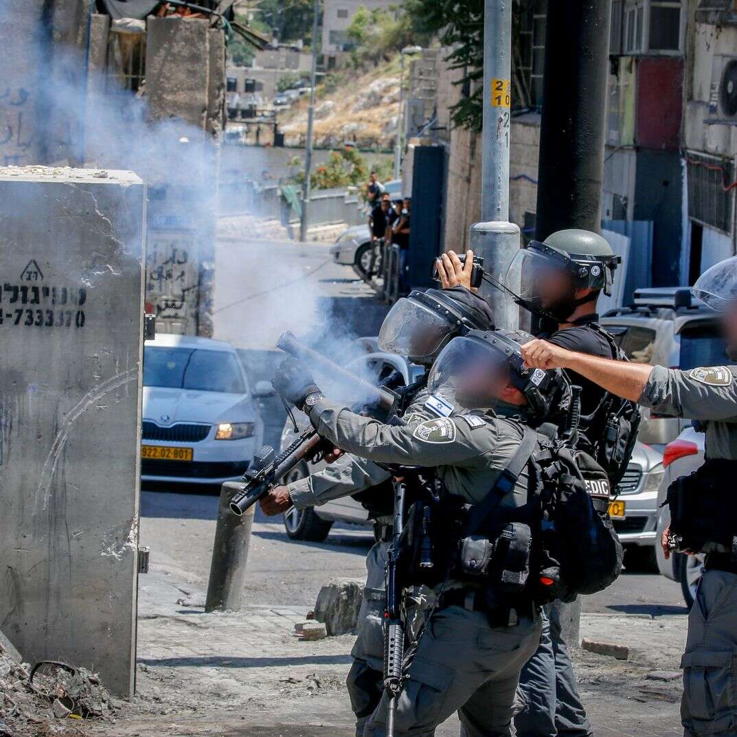 כוחות מג"ב מפעילים אמצעים לפיזור הפגנות מול מתפרעים ערבים בירושלים, קיץ 2021 | ג'מאל עוואד, פלאש 90 כוחות מג"ב מפעילים אמצעים לפיזור הפגנות מול מתפרעים ערבים בירושלים, קיץ 2021 | ג'מאל עוואד, פלאש 90