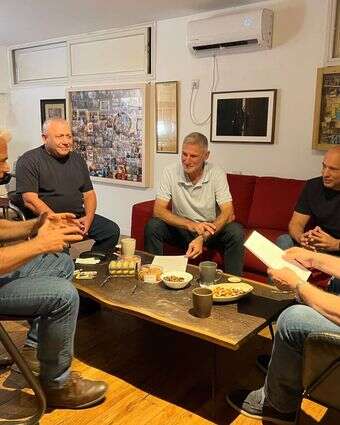 מפגש ראשי גוש השינוי: לפיד, ליברמן, בנט, גולן ואיזנקוט בביתו של לפיד בת"א | ליהיא לפיד מפגש ראשי גוש השינוי: לפיד, ליברמן, בנט, גולן ואיזנקוט בביתו של לפיד בת"א | ליהיא לפיד