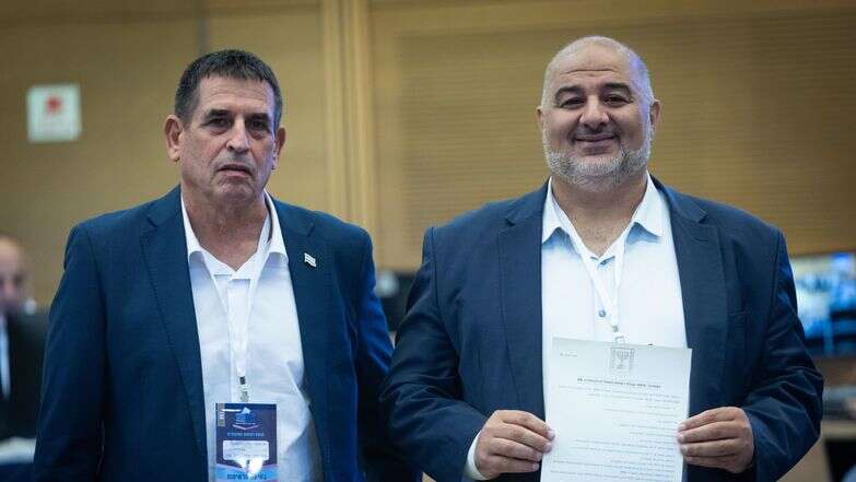 יונתן זינדל / פלאש 90 | מנסור עבאס ויואב סגלוביץ, מפלגת רע"ם יונתן זינדל / פלאש 90 | מנסור עבאס ויואב סגלוביץ, מפלגת רע"ם
