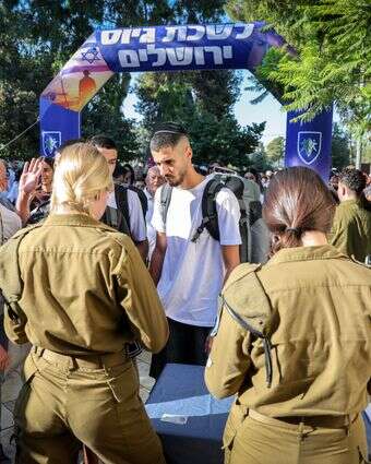 סוגיית הגיוס תשפיע על קולות הצעירים. מתגייסים, אילוסטרציה | צילום: עודד קרני, פלאש 90 סוגיית הגיוס תשפיע על קולות הצעירים. מתגייסים, אילוסטרציה | צילום: עודד קרני, פלאש 90