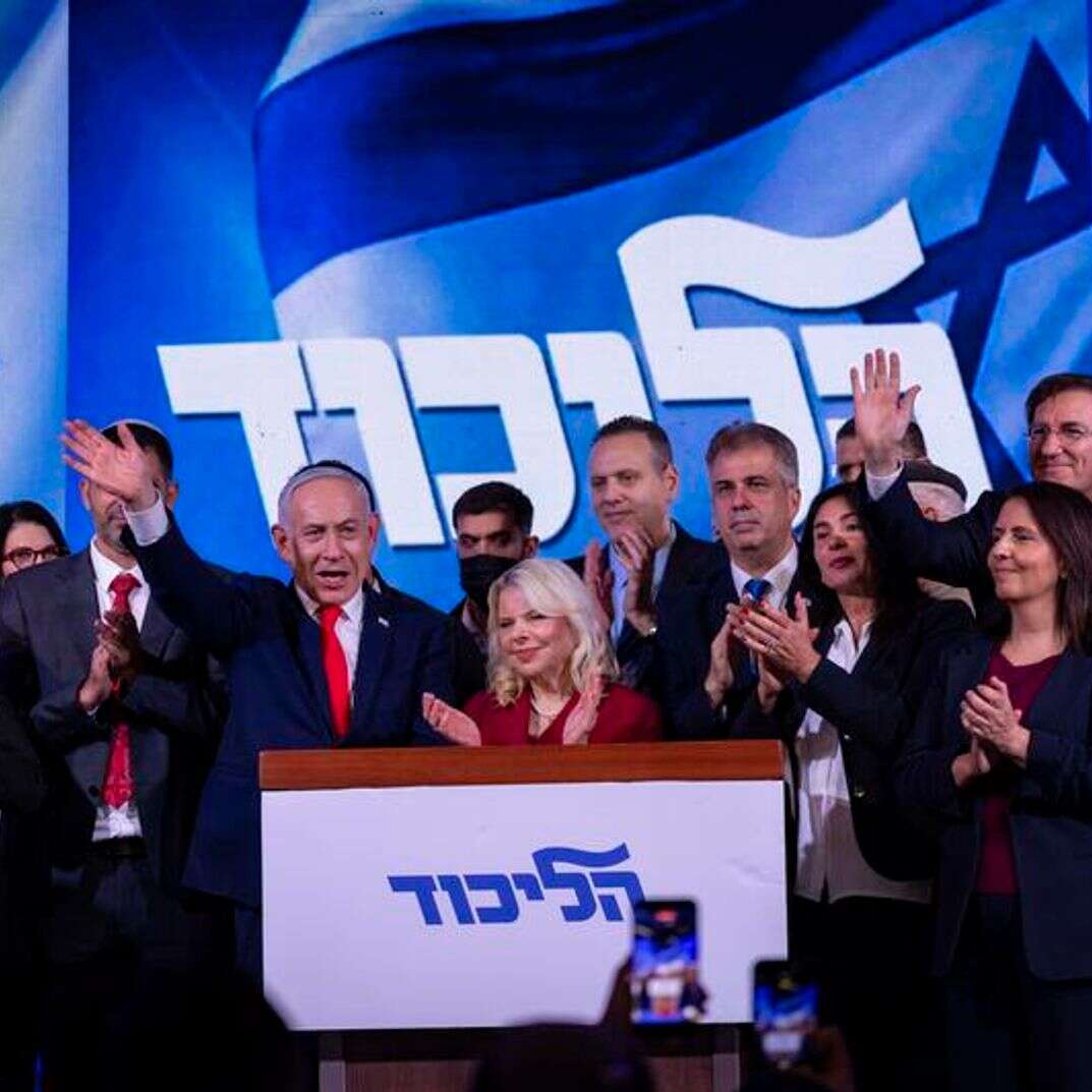 בנימין נתניהו במטה הבחירות של מפלגת הליכוד בבנייני האומה | חיים גולדברג, פלאש 90 בנימין נתניהו במטה הבחירות של מפלגת הליכוד בבנייני האומה | חיים גולדברג, פלאש 90