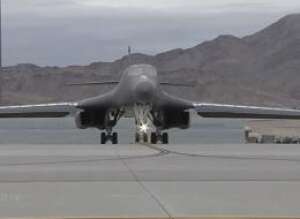 B-1 Bomber Takeoff - youtube.com