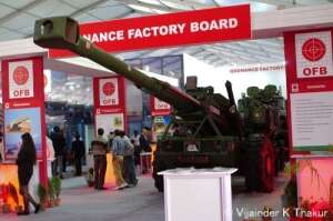 Dhanush 155-mm/45-cal gun at DefExpo 2014 - idpsentinel