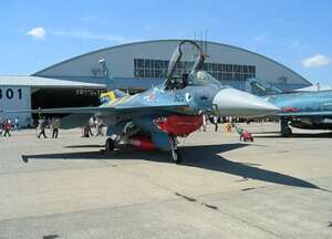    Mitsubishi F-2  . : 