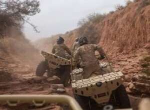 	Green Berets assigned to 3rd Special Forces Group (Airborne), practice off-road driving in New Mexico, March 3, 2017. (U.S. Army photo )	 