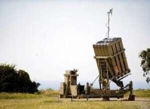  Israel Defense Forces - Iron Dome Battery Deployed Near Ashkelon, CC BY 2.0, https://commons.wikimedia.org/w/index.php?curid=34382720