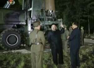 מנהיג קוריאה הצפונית קים ג'ונג און (צילום: מתוך שידורי הטלוויזיה הצפון קוריאנית, AP) מנהיג קוריאה הצפונית קים ג'ונג און (צילום: מתוך שידורי הטלוויזיה הצפון קוריאנית, AP)