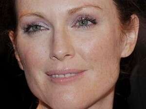 ג'וליאן מור ג'וליאן מור