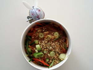 קינוח מצוין. סלט תאילנדי בג'ירף קינוח מצוין. סלט תאילנדי בג'ירף