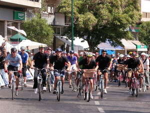 כיכר המדינה אתמול. איפה שדיירות אקירוב קונות פראדה כיכר המדינה אתמול. איפה שדיירות אקירוב קונות פראדה
