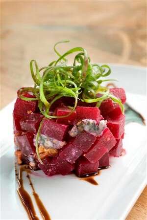 סלט סלק עם גבינה כחולה סלט סלק עם גבינה כחולה