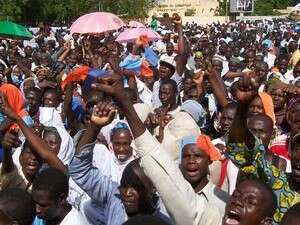 מפגינים בניאמי בירת ניז'ר. מפגינים בניאמי בירת ניז'ר.