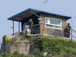 חיילים דרום קוריאנים בגבול. חיילים דרום קוריאנים בגבול.