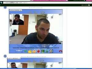 שיחת וידיאו בין לקוח לנציג שירות. הדגמה באתר החברה שיחת וידיאו בין לקוח לנציג שירות. הדגמה באתר החברה