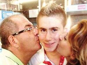 מארק חינאווי עם הוריו מארק חינאווי עם הוריו