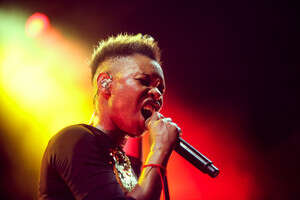 שנות התשעים חוזרות בצרחות שנות התשעים חוזרות בצרחות