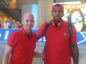 התחיל את האימונים עם 3 זרים. פרנקו וקיצ'ן התחיל את האימונים עם 3 זרים. פרנקו וקיצ'ן